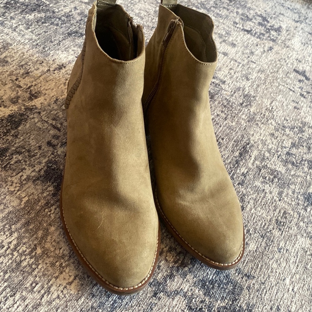 Dolce Vita suede boots
